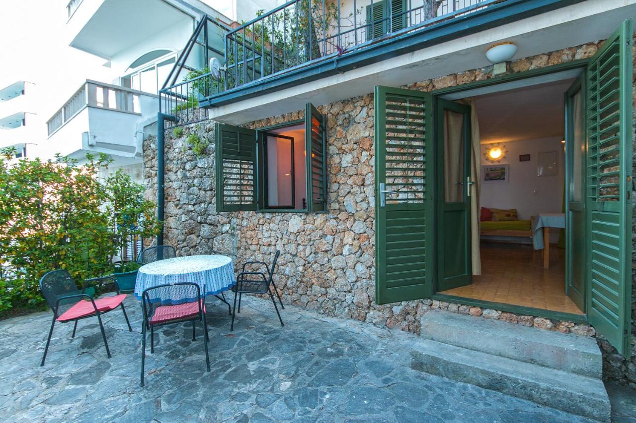 Apartments By The Sea Brela, Makarska - 16950 Exterior photo