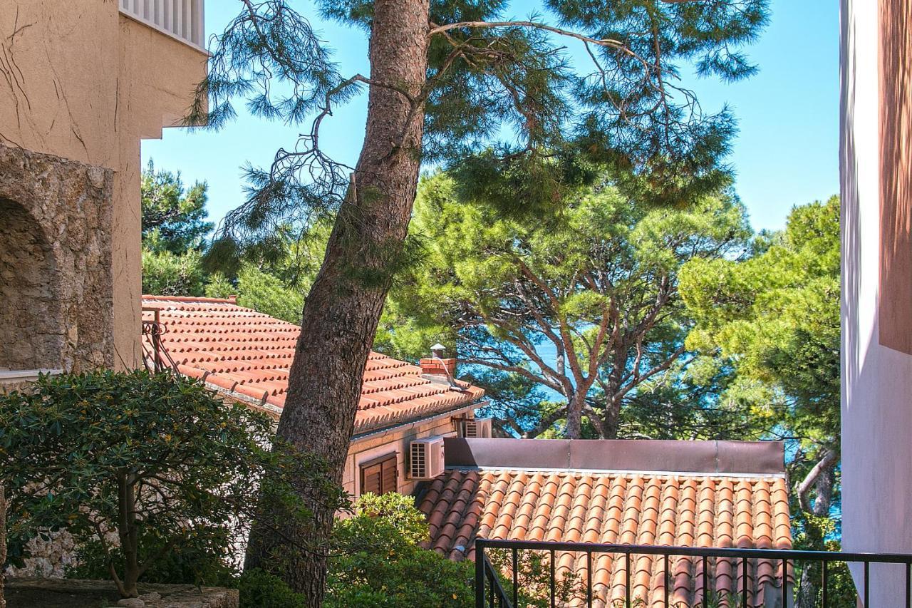 Apartments By The Sea Brela, Makarska - 16950 Exterior photo